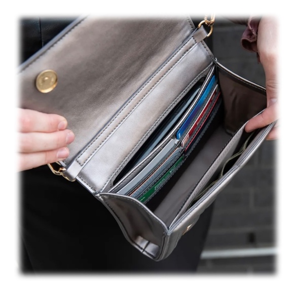 $25 Save The Girls Cleo Crossbody/Clutch/Shoulder Purse w/Touchscreen Window - Picture 3 of 6